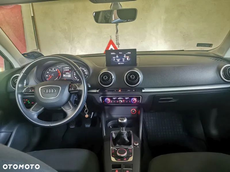 Audi A3 Sportback 1.2 TFSI Attraction - 8