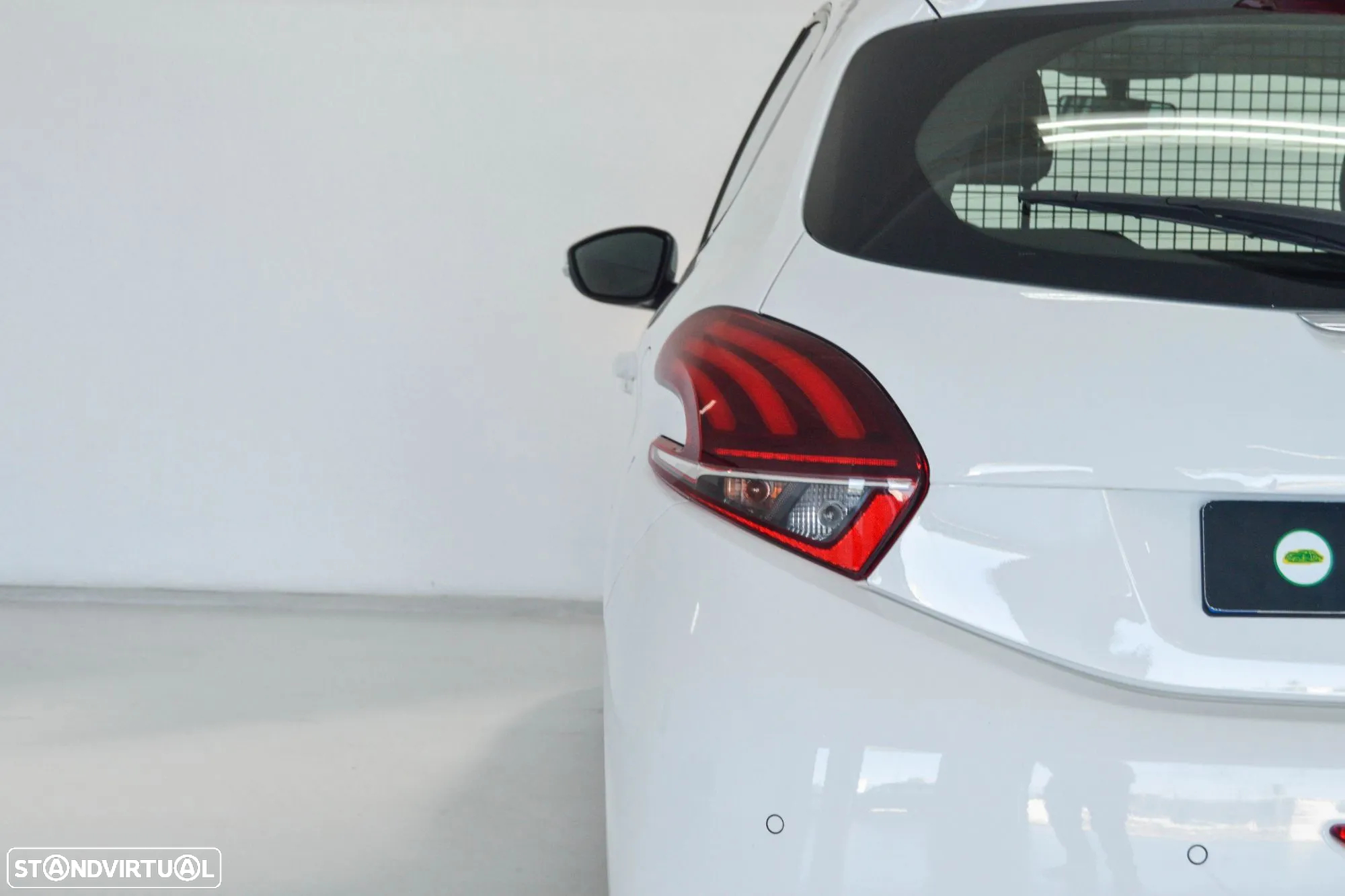 Peugeot 208 Van 1.5 BlueHDI 2L - IVA dedutível - 50