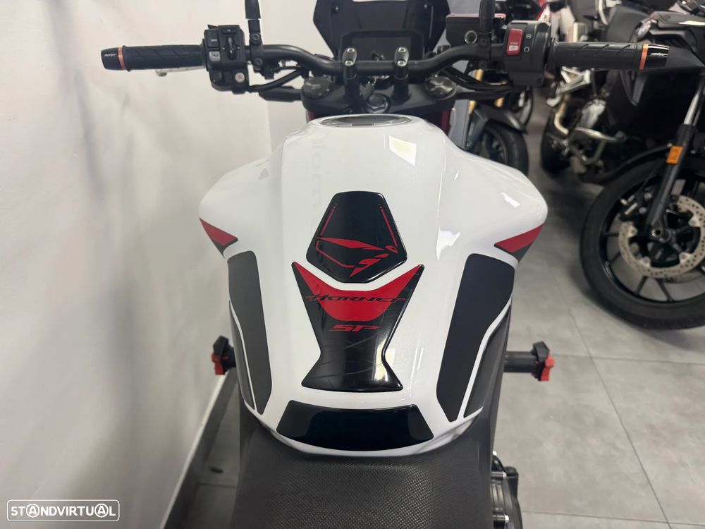 Honda CB 750 Hornet - 9