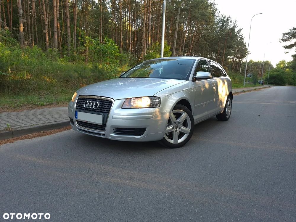 Audi A3 Sportback 2.0 TDI DPF quattro Attraction - 4