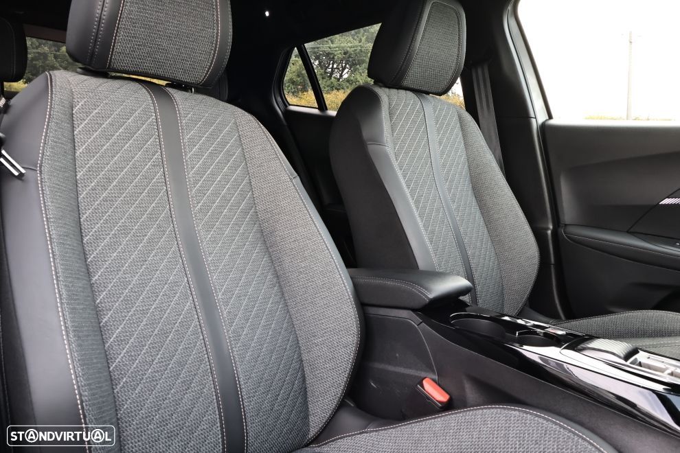 Peugeot 2008 1.2 Hybrid Allure e-DCS6 - 12