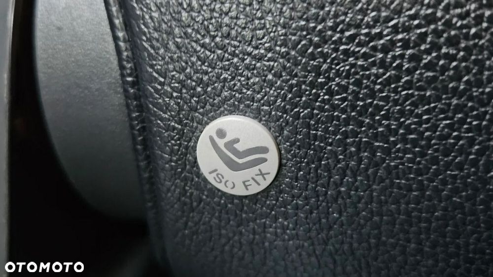 Mitsubishi Outlander Instyle NAVI + - 26
