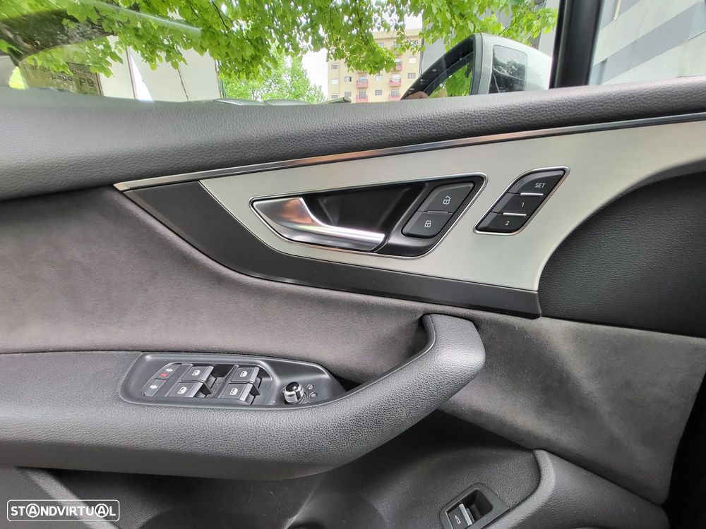 Audi Q7 3.0 TDI quattro tiptronic 7L - 14