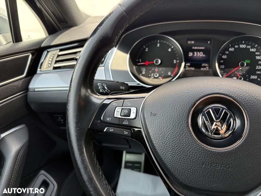 Volkswagen Passat - 17