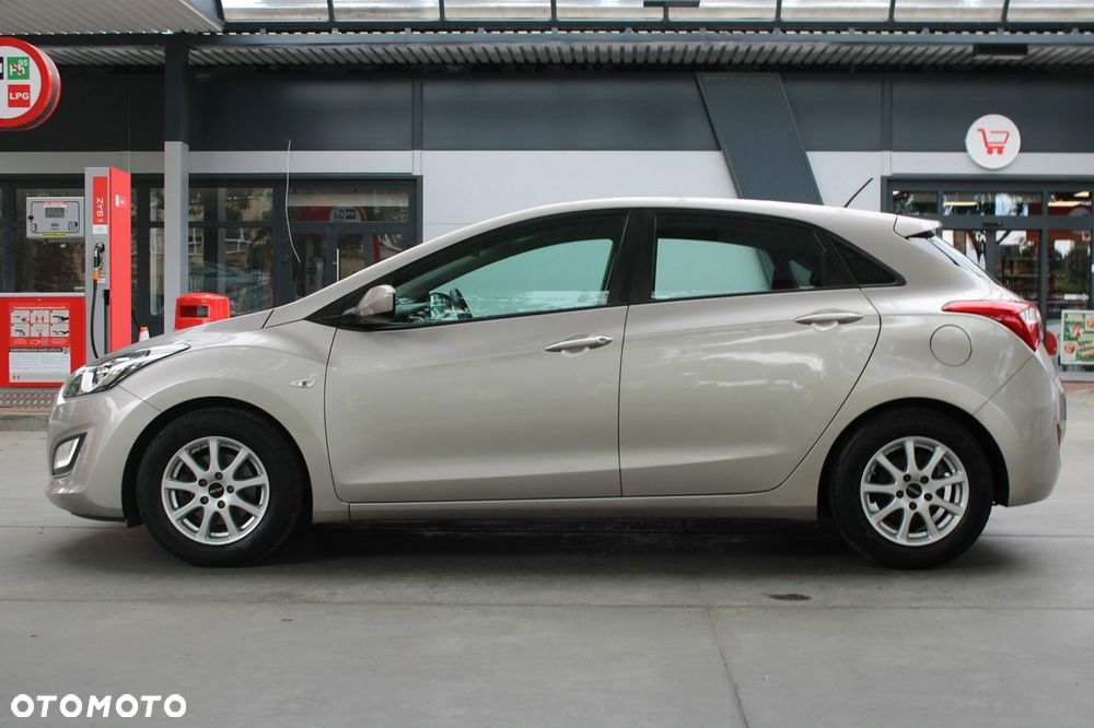 Hyundai i30 1.4 Family+ - 40