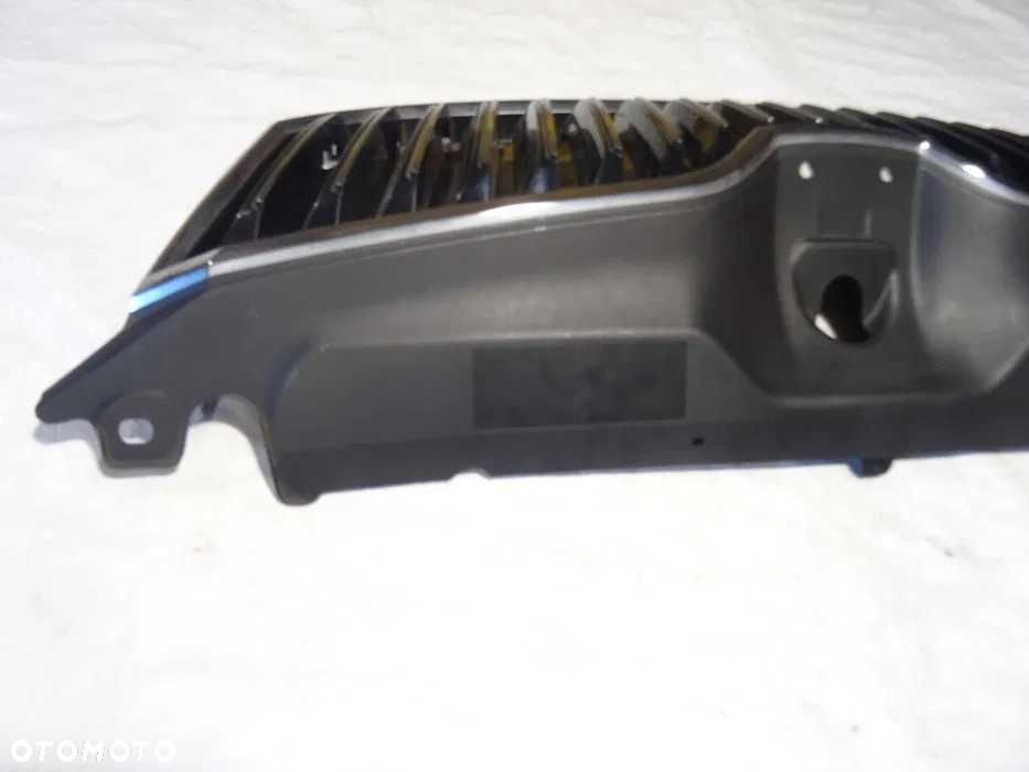 atrapa grill gril zderzak przód skoda superb iii 3 3v0 15-19 oem - 6