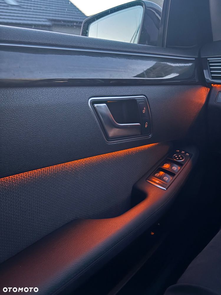 Mercedes-Benz Klasa E - 15
