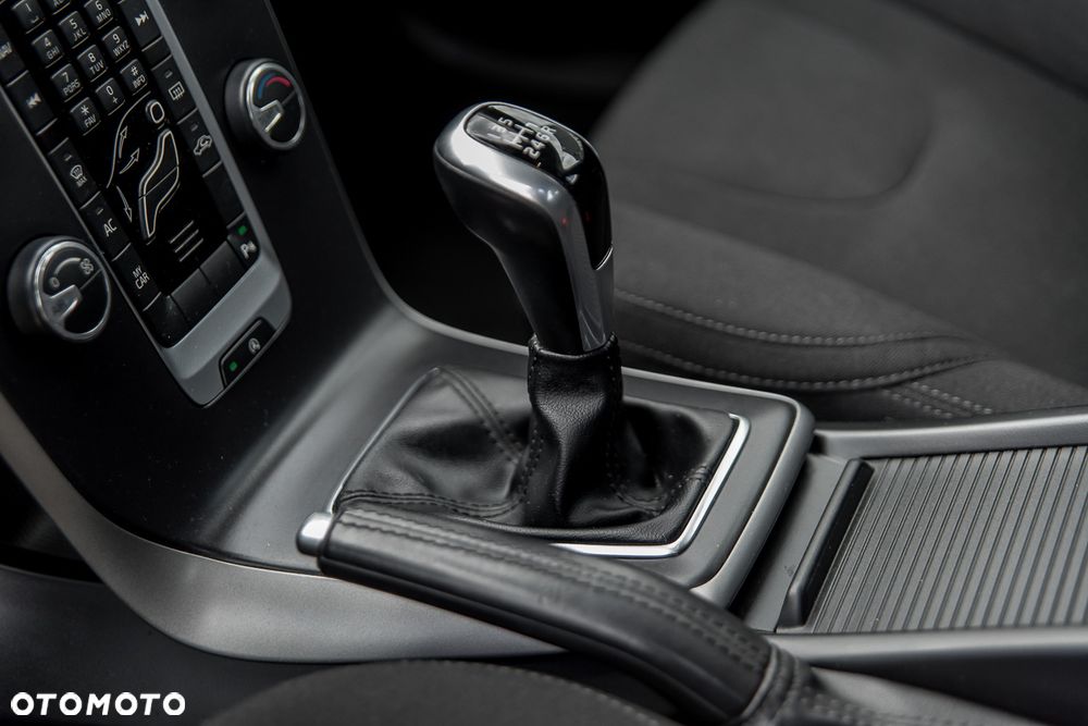 Volvo V40 T2 Kinetic - 21
