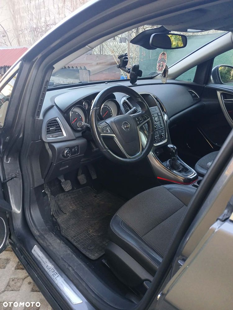 Opel Astra 1.7 CDTI DPF Cosmo - 9
