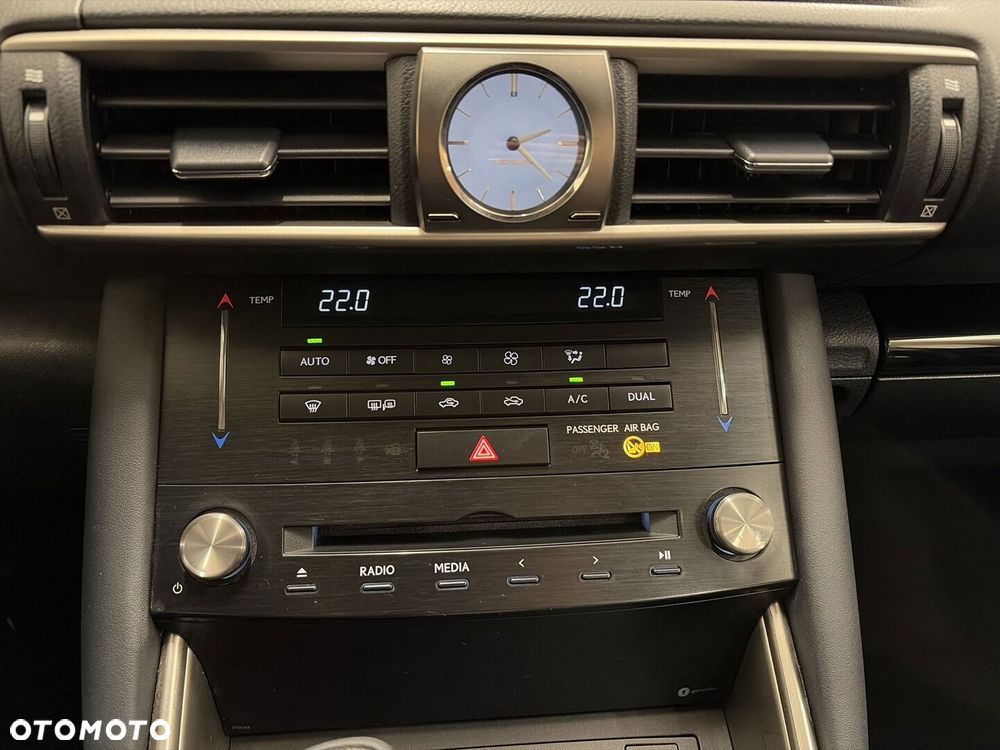 Lexus IS 200t Elegance - 18