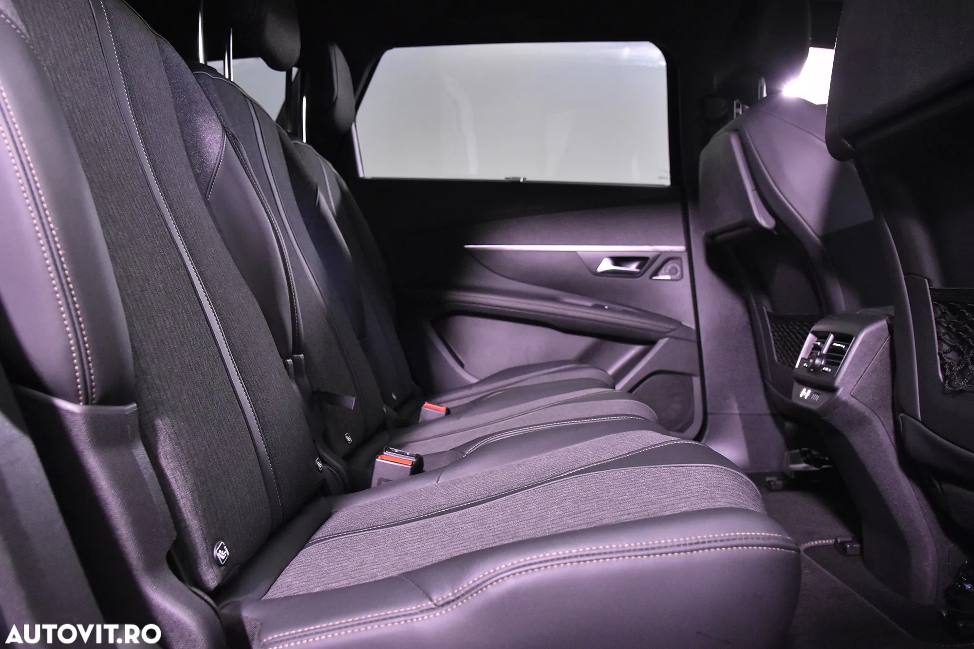 Peugeot 5008 BlueHDI 130 EAT8 GT - 12
