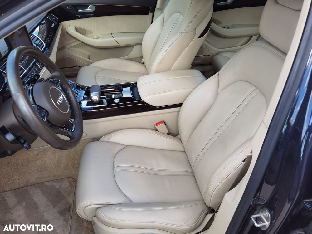 Audi A8 - 8