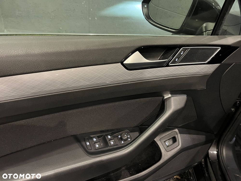 Volkswagen Passat Variant 1.5 TSI EVO Business DSG - 14