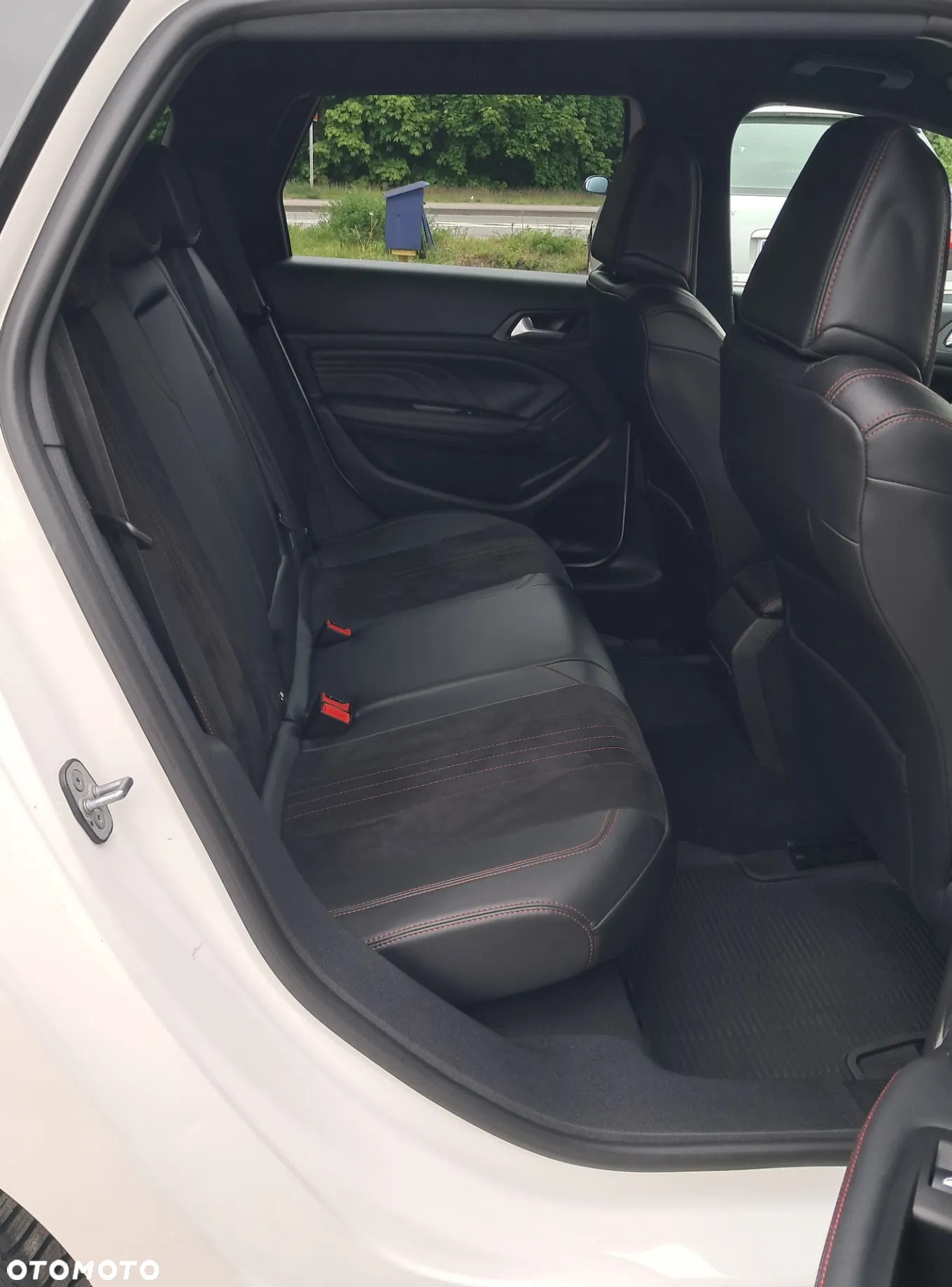 Peugeot 308 SW BlueHDi 130 EAT8 Stop & Start GT - 13