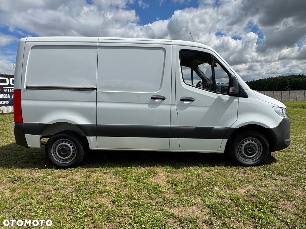 Mercedes-Benz SPRINTER 211 - 18