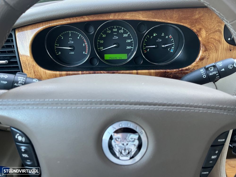 Jaguar XJ XJ6 2.7 D V6 Executive - 10