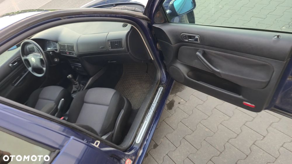 Volkswagen Golf 1.6 Basis - 13