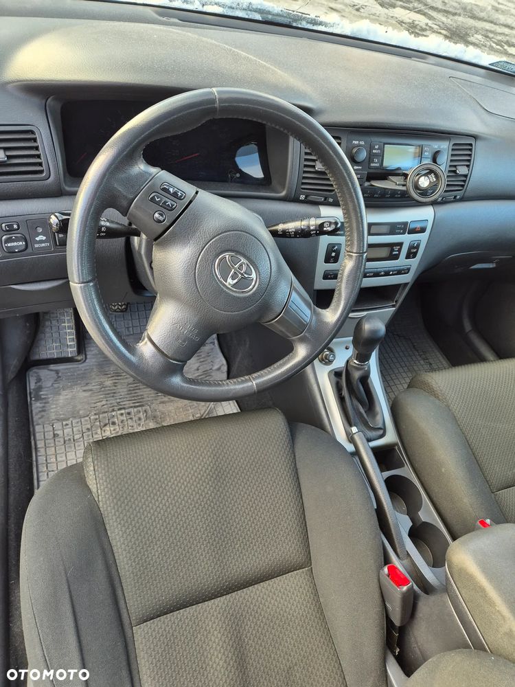 Toyota Corolla 1.6 VVT-i Sol - 5