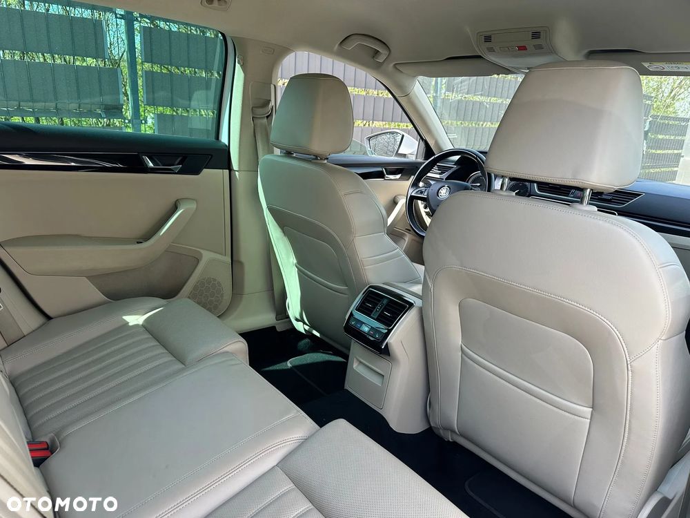 Skoda Superb 2.0 TDI 4x4 L&K DSG - 14