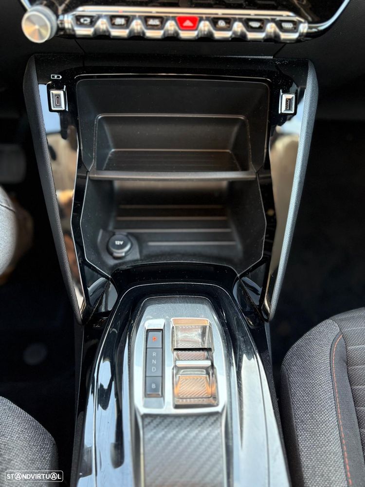 Peugeot e-208 Active Pack - 11