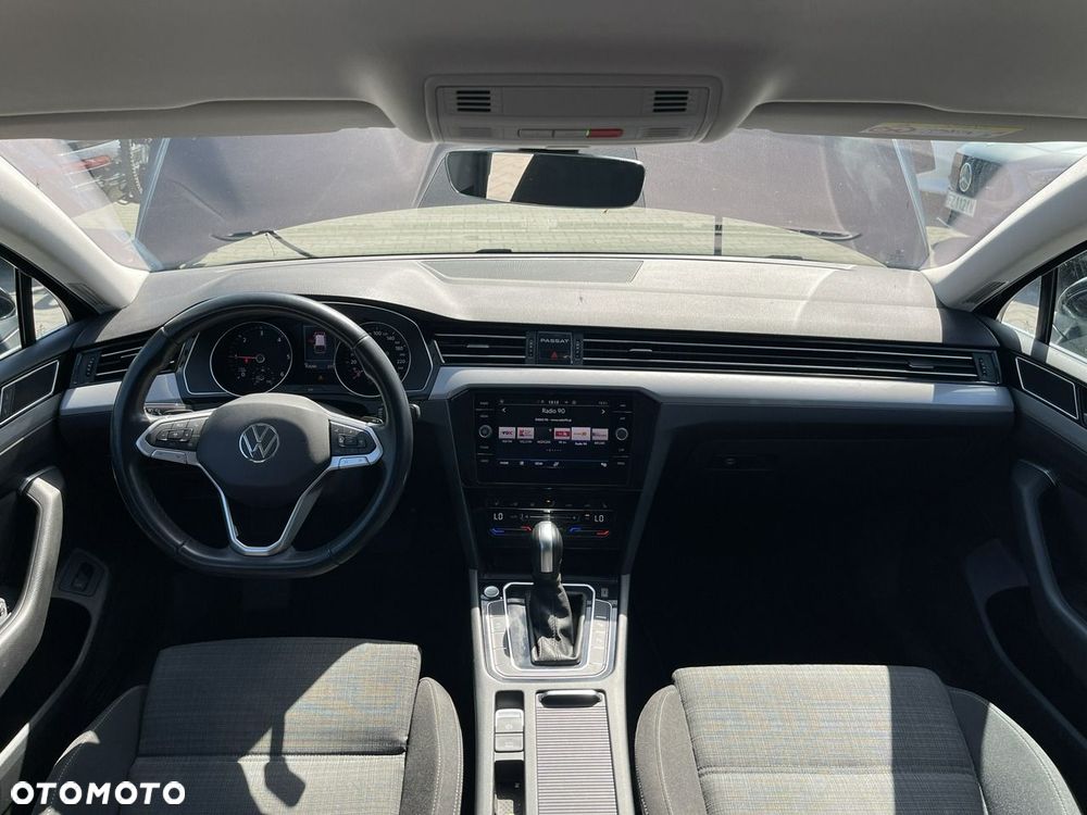 Volkswagen Passat Variant 2.0 TDI SCR DSG Conceptline - 11