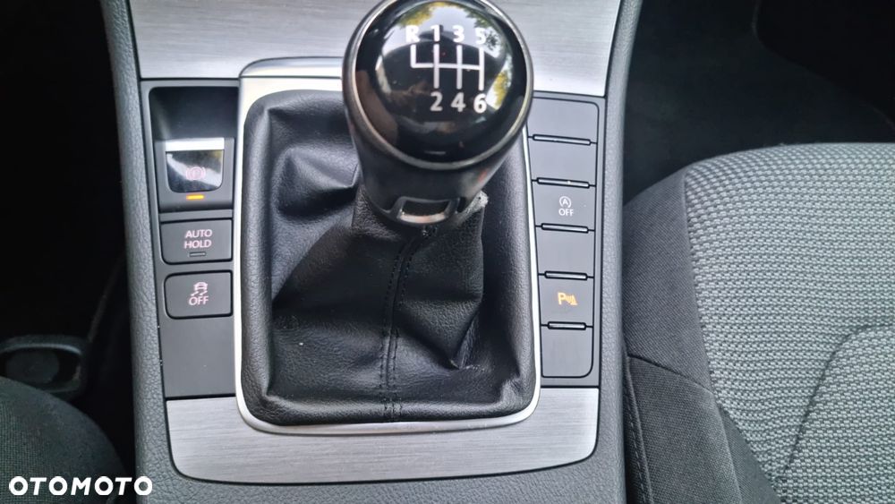 Volkswagen Passat - 18
