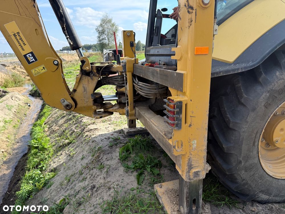 Caterpillar 444 - 8