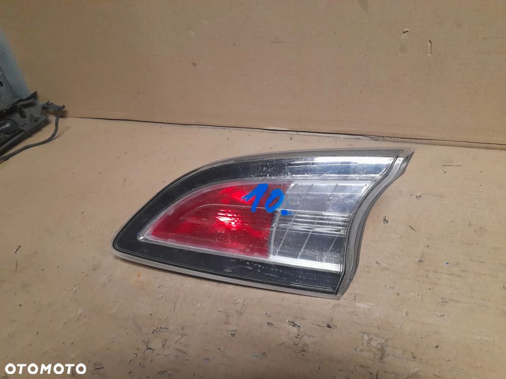 LAMPA TYŁ TYLNA PRAWA W KLAPE MAZDA 3 - 2