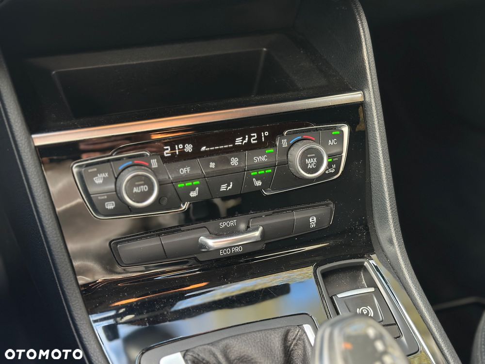 BMW Seria 2 218i - 20