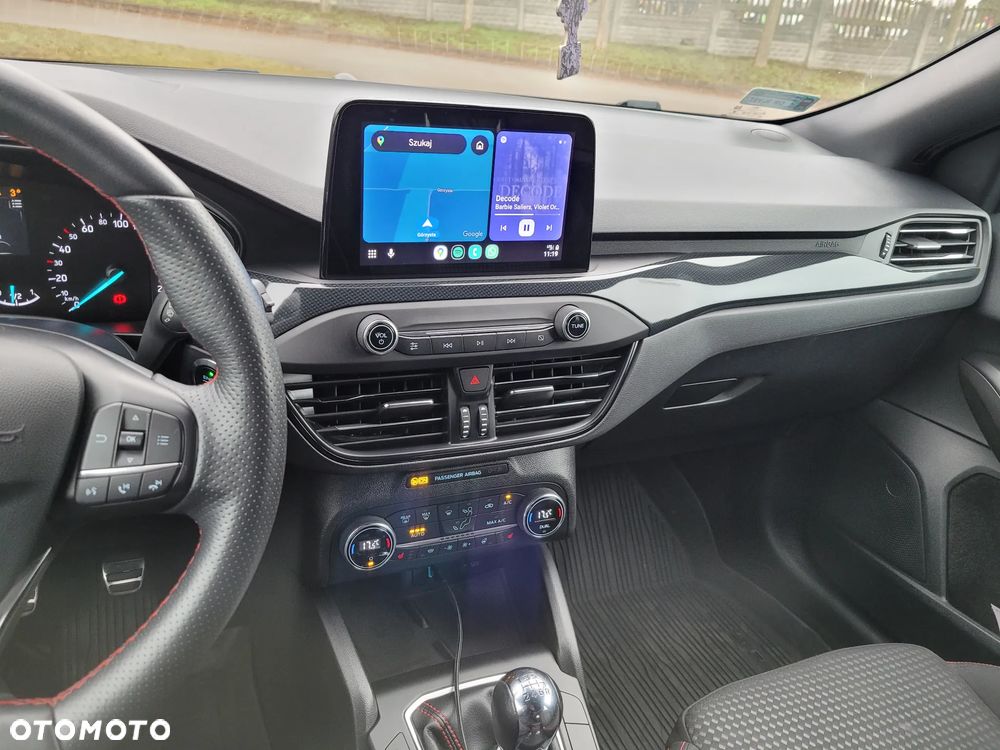 Ford Focus 1.0 EcoBoost mHEV ST-Line X - 13