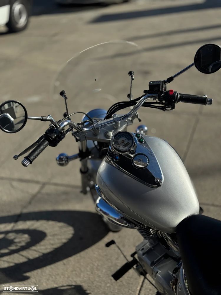 Suzuki VL Intruder - 10