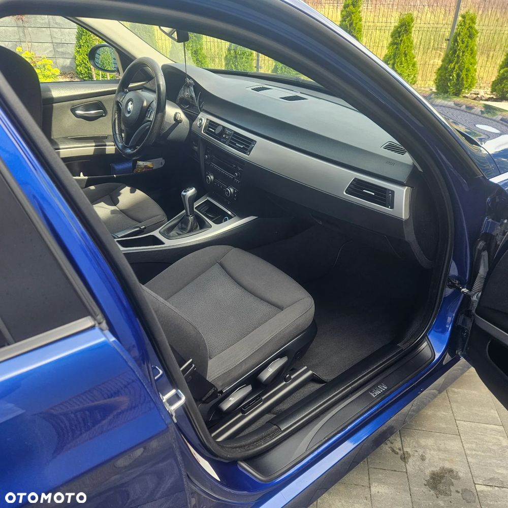 BMW Seria 3 320i - 13