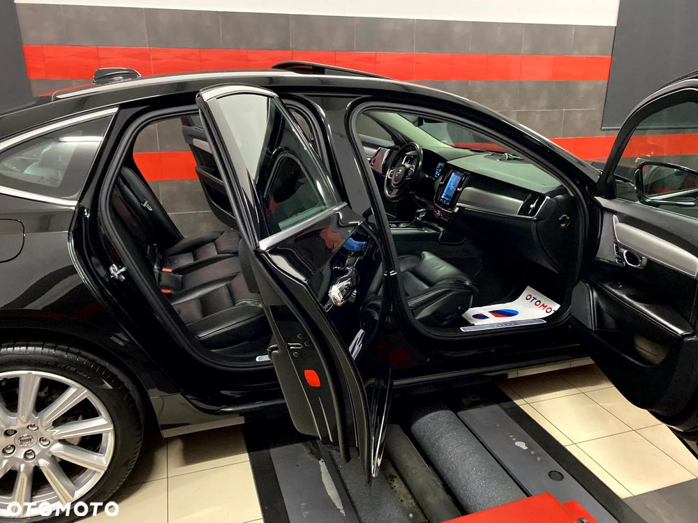 Volvo S90 D5 AWD Momentum - 29