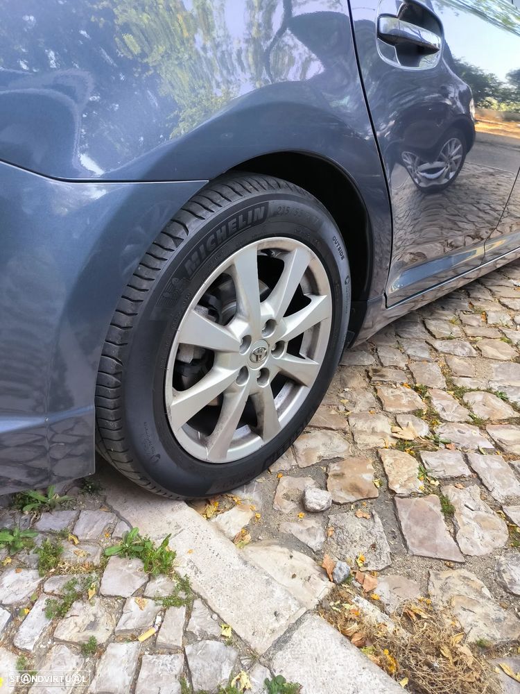 Toyota Avensis SW 2.0 D-4D Exclusive +Pele+GPS - 4