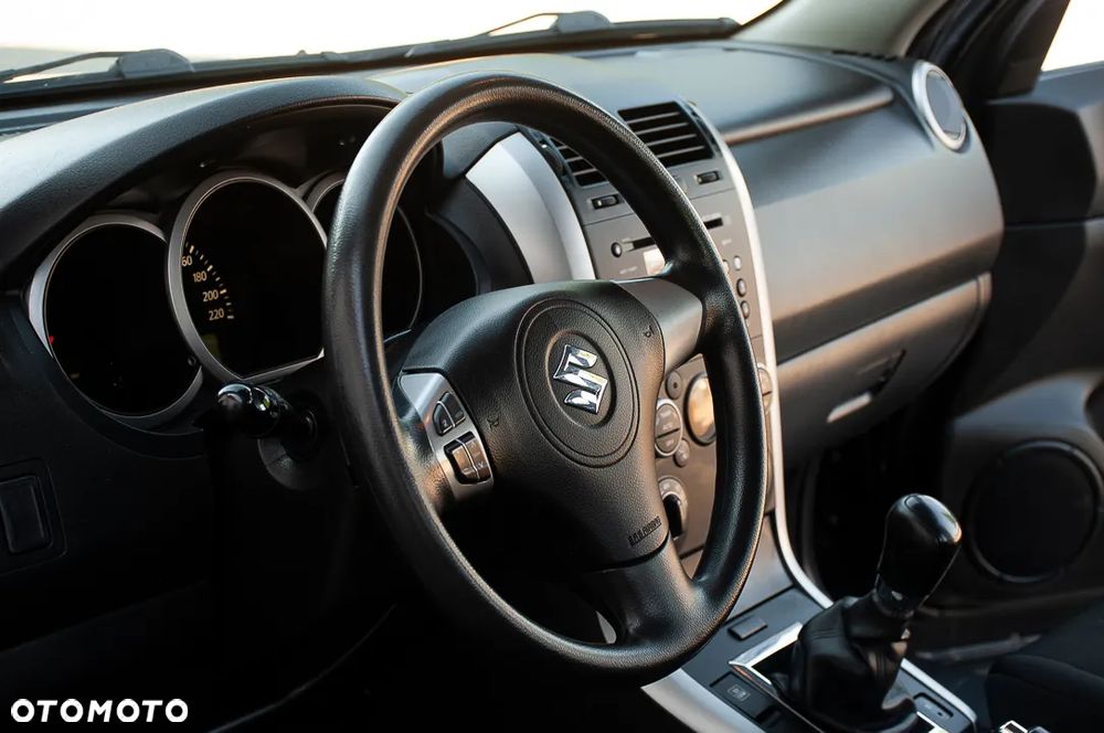 Suzuki Grand Vitara 2.4 Comfort - 11