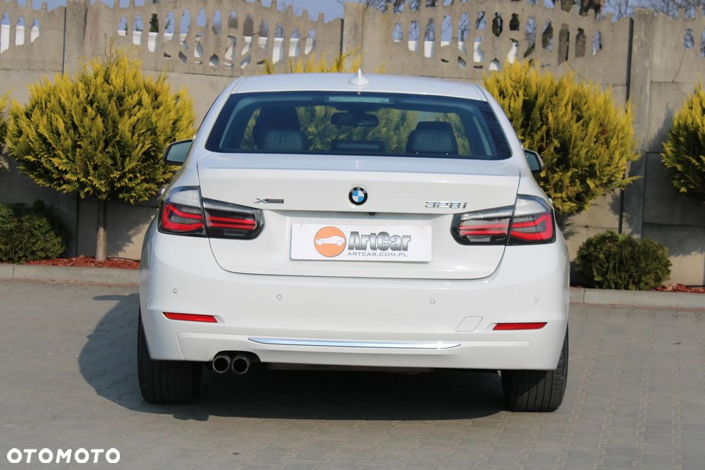 BMW Seria 3 328i xDrive Sport Line - 8