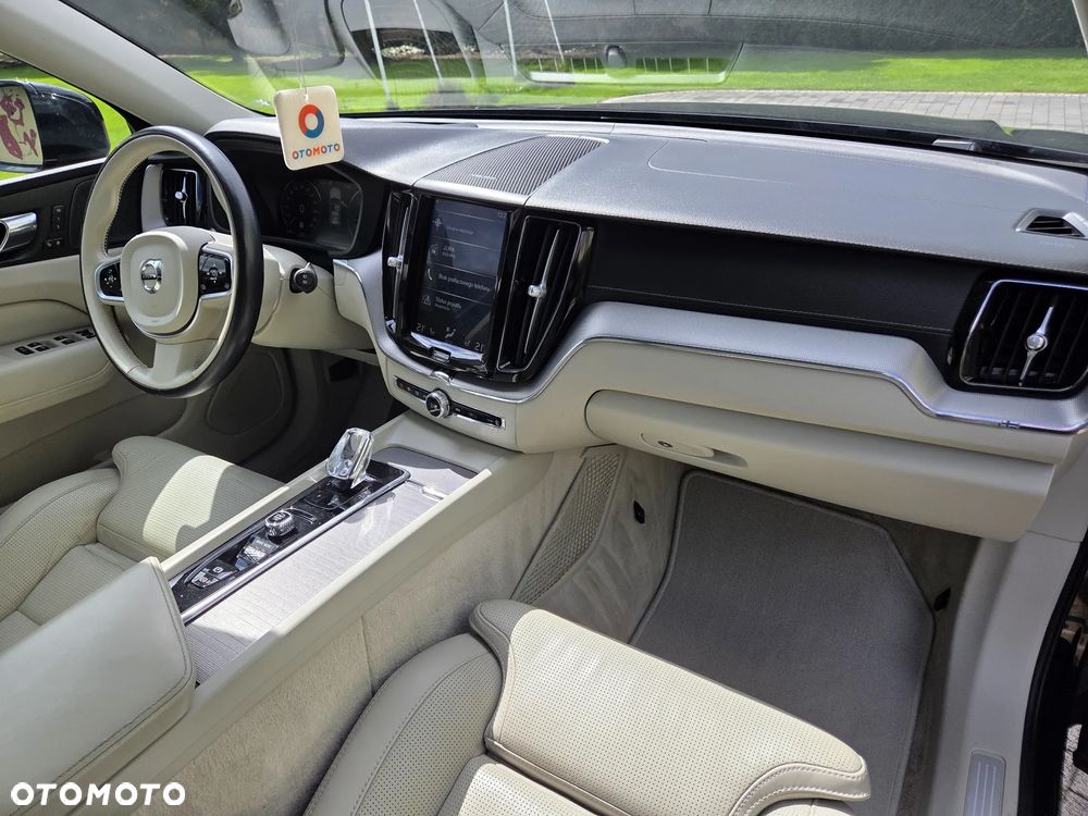 Volvo XC 60 D5 AWD Geartronic Inscription - 25