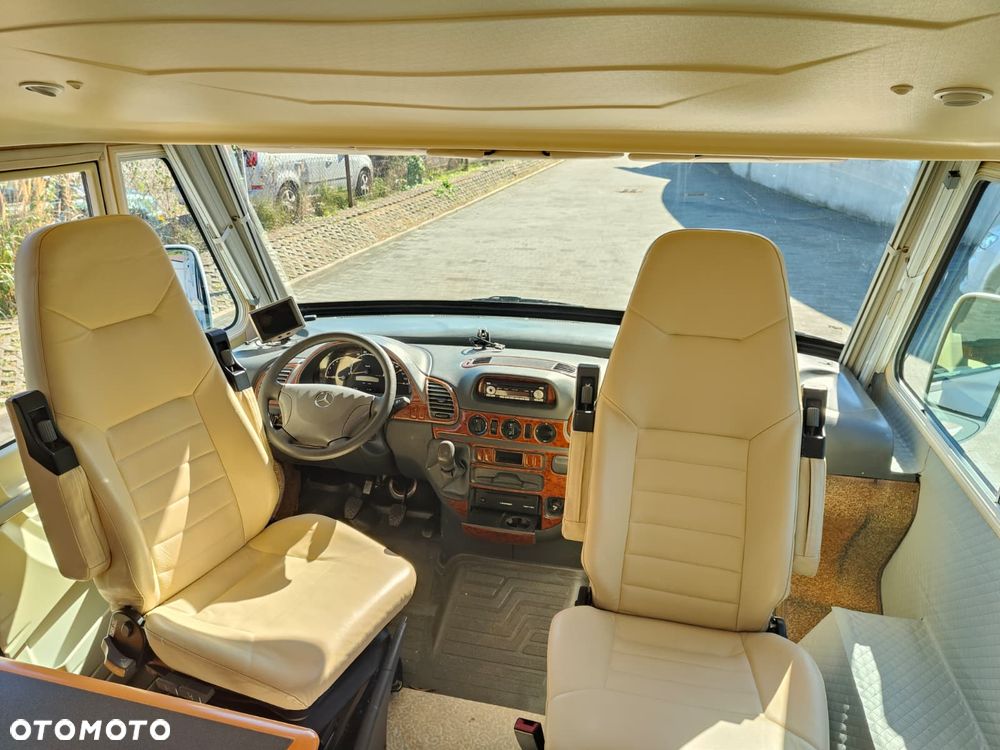 Mercedes-Benz Galaxy Pilote - 20