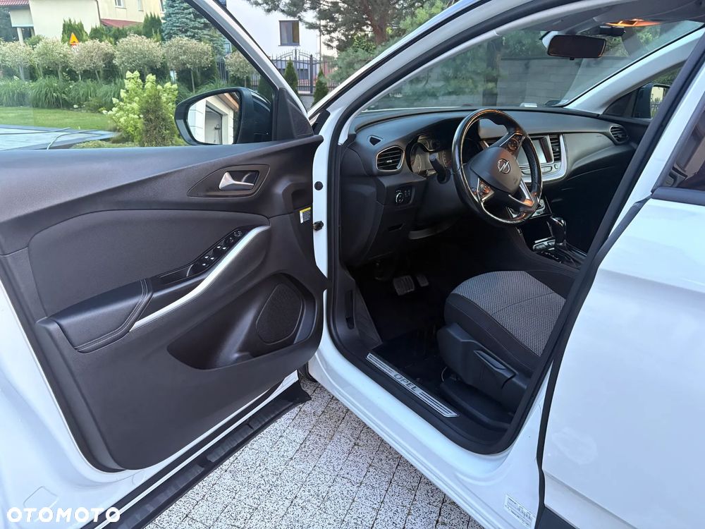 Opel Grandland X 1.2 T GPF Edition S&S - 9