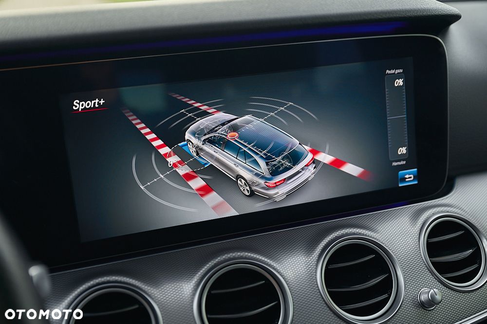 Mercedes-Benz Klasa E 220 d 9G-TRONIC - 32