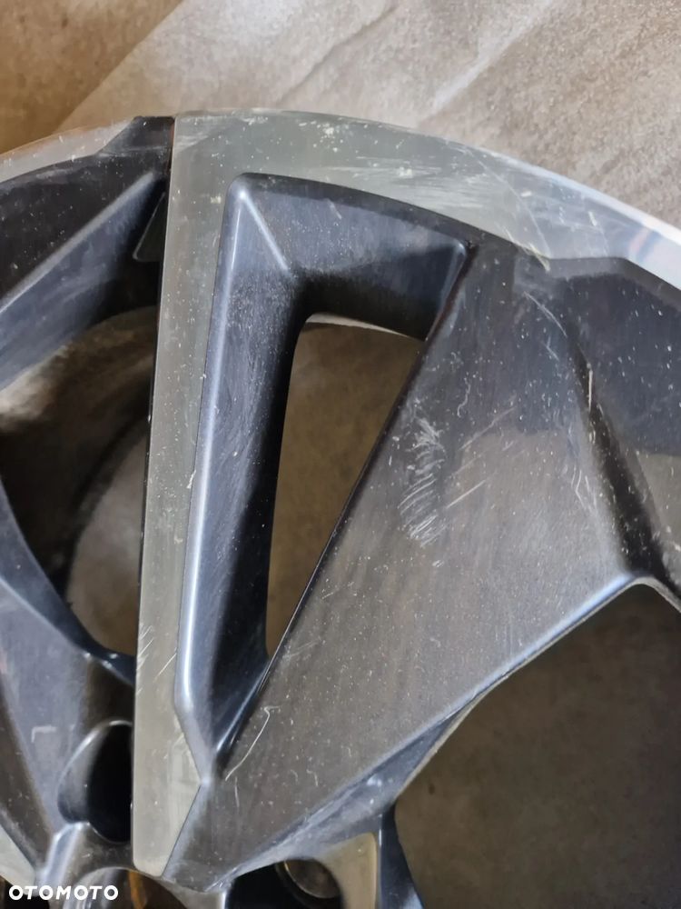 Nissan Qashqai III Felgi 6UA3A 7,5X19 ET45 - 4