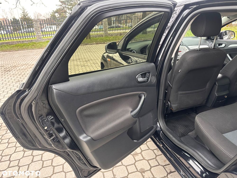 Ford Mondeo 1.8 TDCi Ambiente - 17