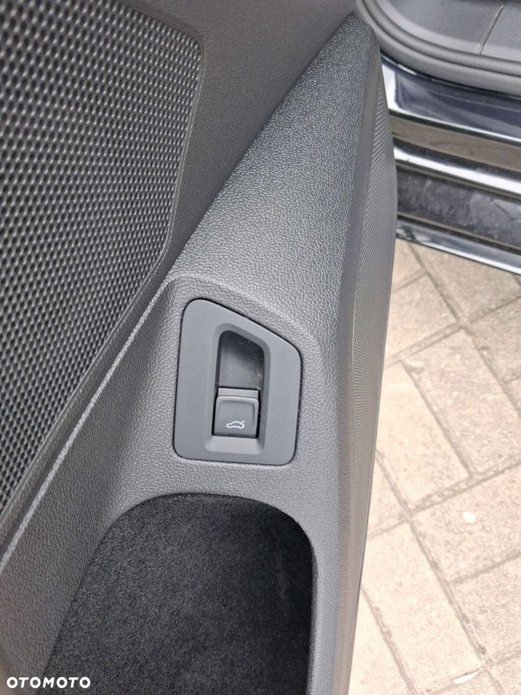 Volkswagen Passat - 11