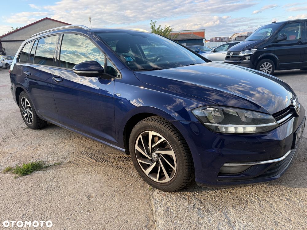 Volkswagen Golf - 10