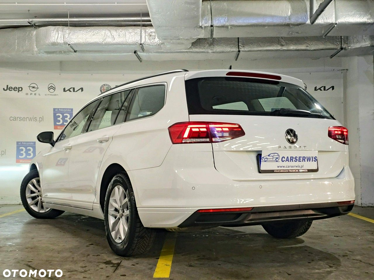 Volkswagen Passat - 4