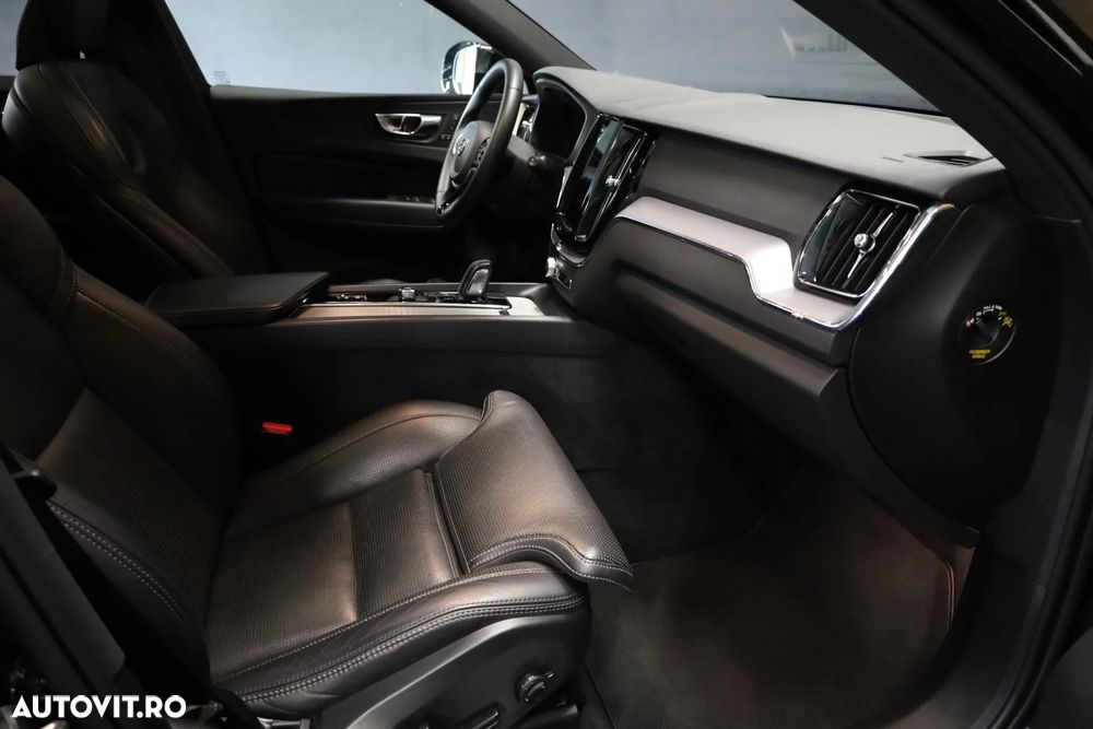 Volvo XC 60 T6 AWD Recharge Geartronic RDesign - 16