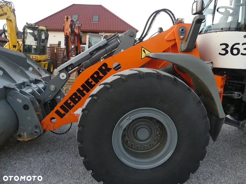 Liebherr L550 Z Niemiec / Szybkozłącze Łyżka + widły / Super Stan / - 32