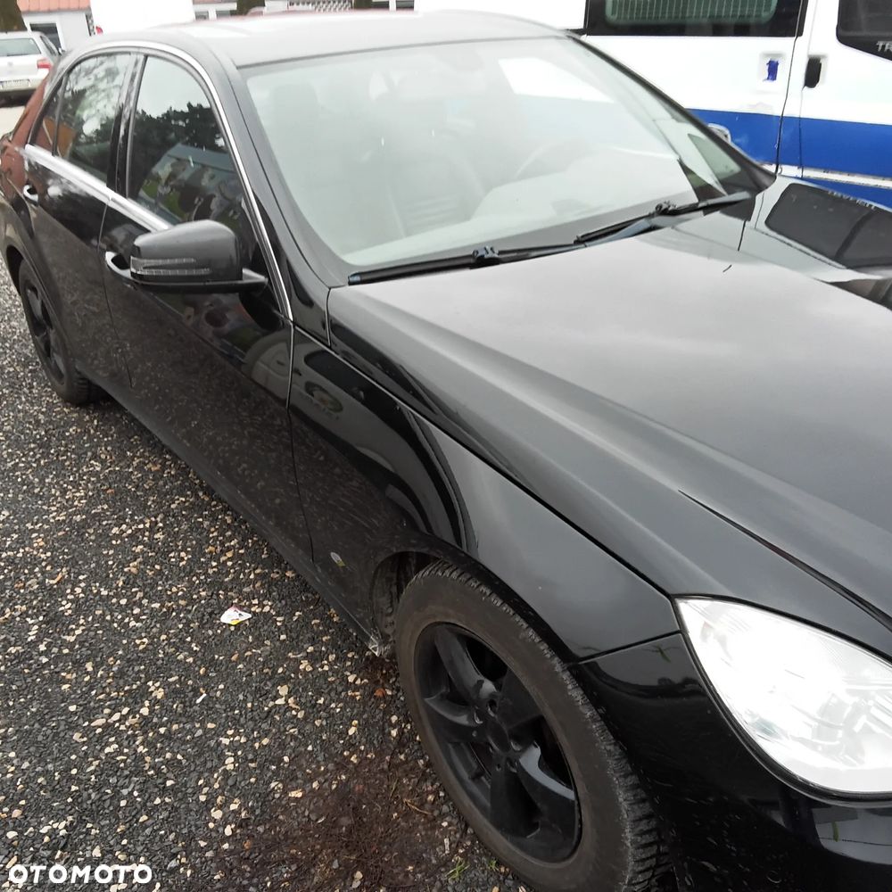 Mercedes-Benz Klasa E 200 NGT BlueEFFICIENCY Automatik - 17