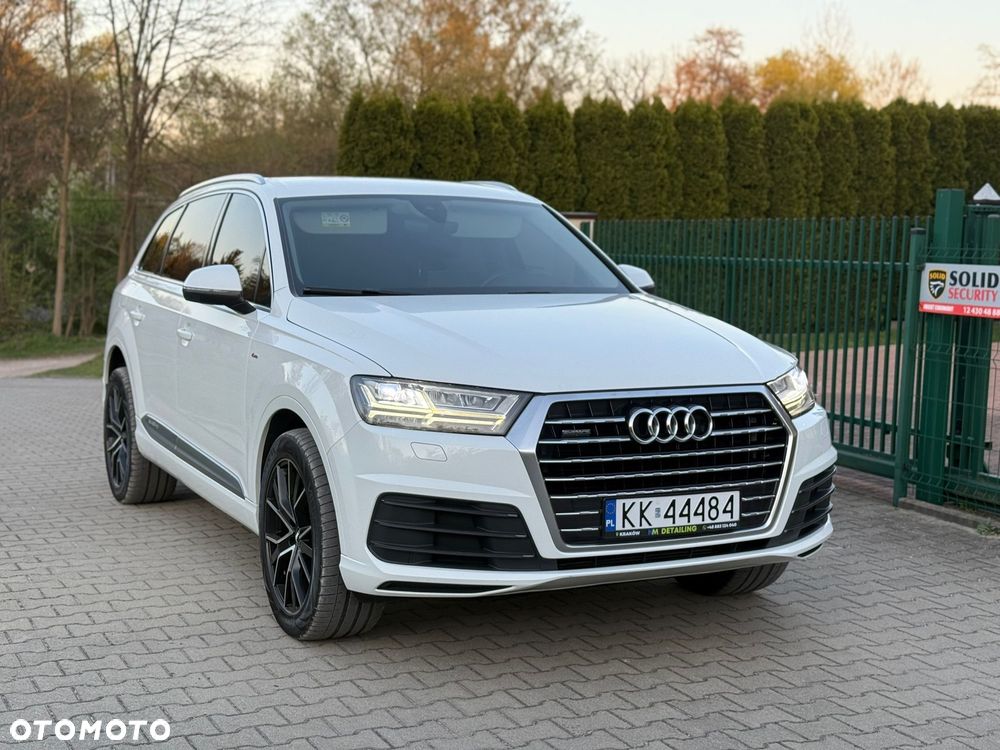 Audi Q7 - 1
