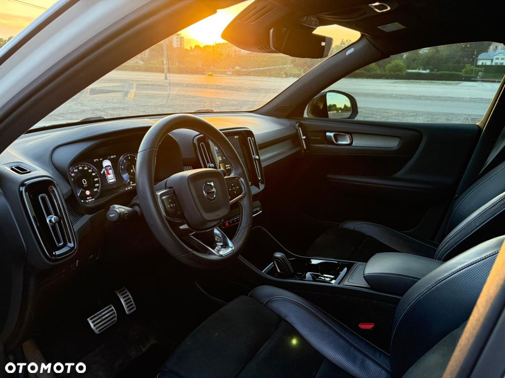 Volvo XC 40 T5 AWD R-Design - 16